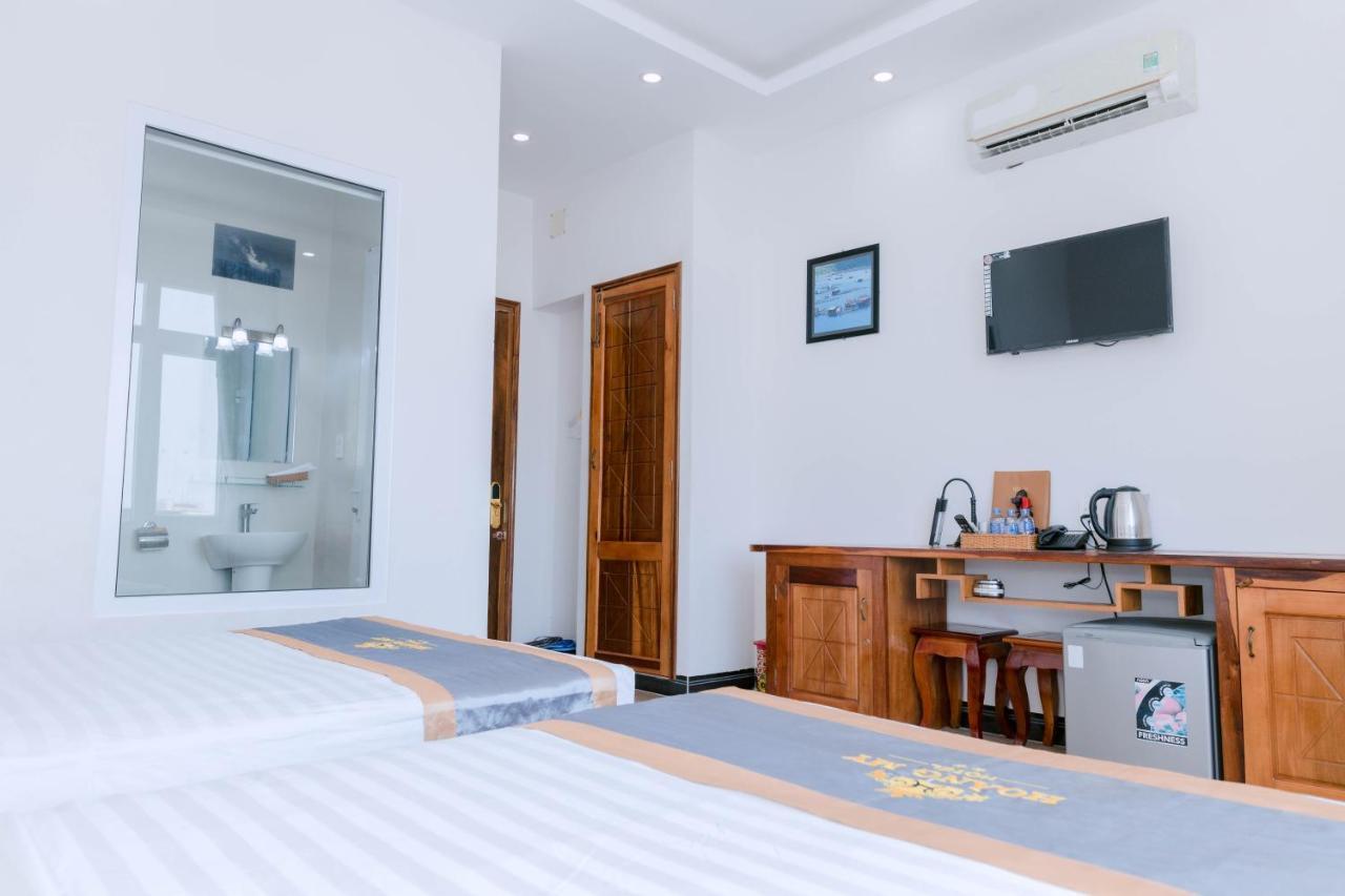 Hotel Khach San Hoang My Tuy Hoa Exterior foto