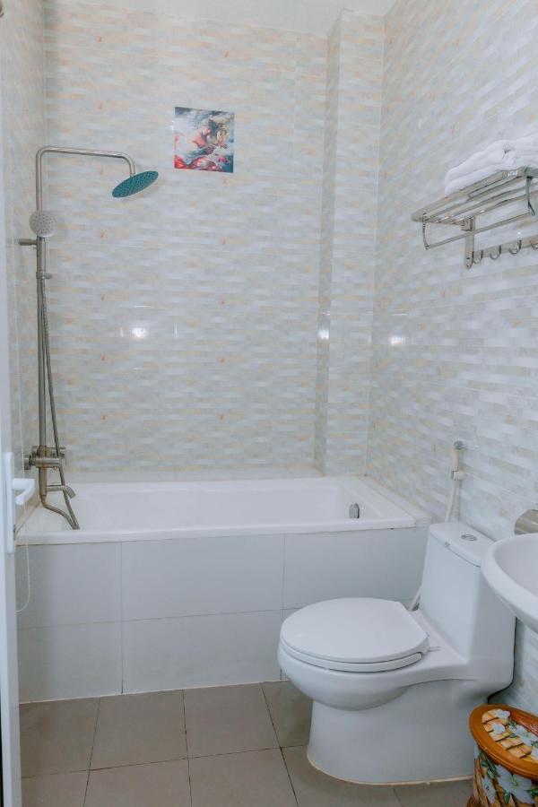 Hotel Khach San Hoang My Tuy Hoa Exterior foto