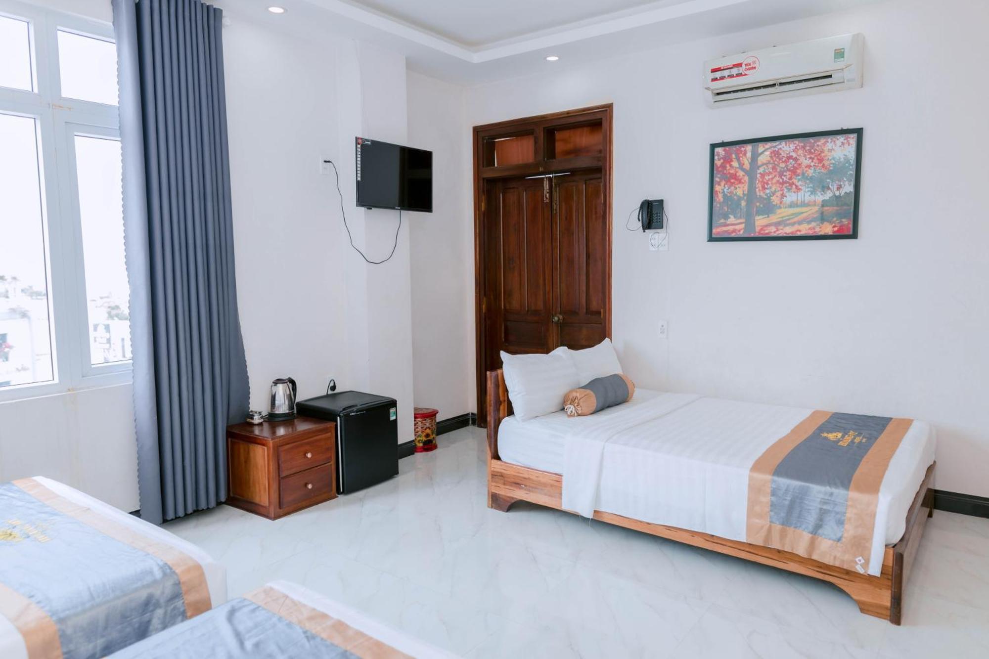 Hotel Khach San Hoang My Tuy Hoa Exterior foto